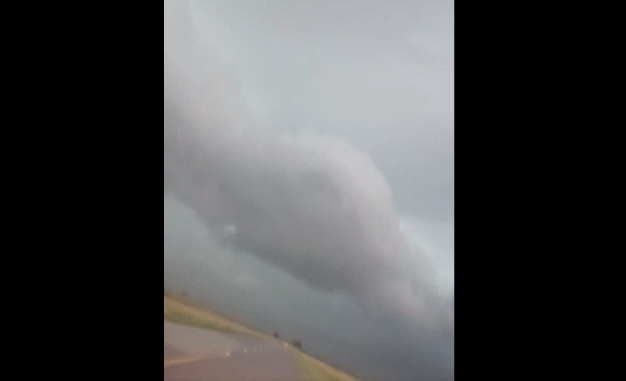 Video: ¿una Cola De Tornado En La Ruta? | Infoeme