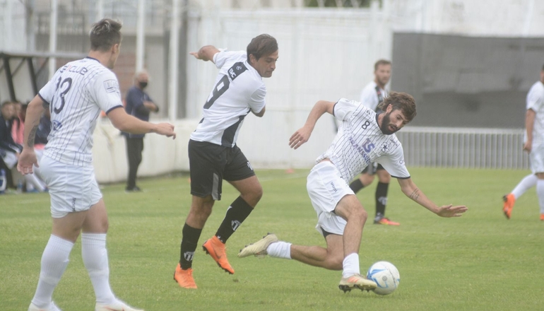 Racing perdió en Bahía Blanca y quedó eliminado del Torneo Regional Amateur