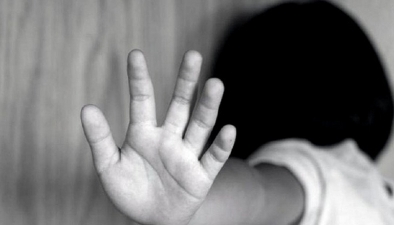 "Perdón, no me puedo contener": manoseó a su nieta y a dos compañeras de colegio "Perdón, no me puedo contener": manoseó a su nieta y a dos compañeras de colegio