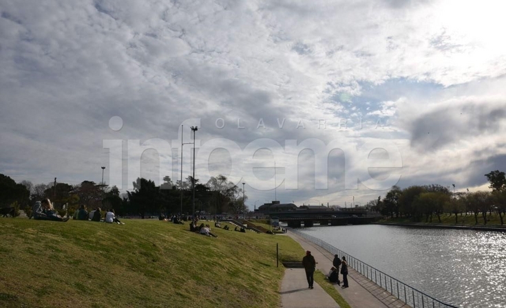 Jóvenes coparon el Parque del Bicentenario