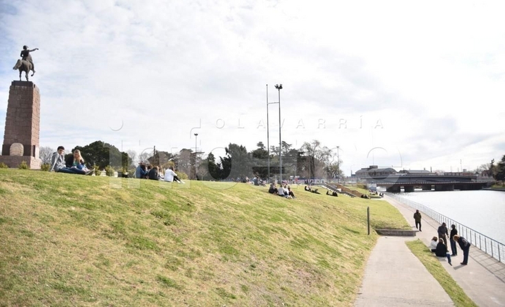 Jóvenes coparon el Parque del Bicentenario