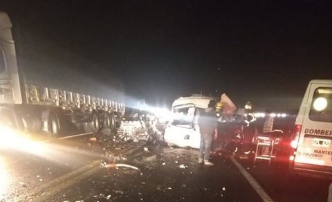 Ruta 3: un muerto en impresionante choque de camiones - En Boca de Todos HD