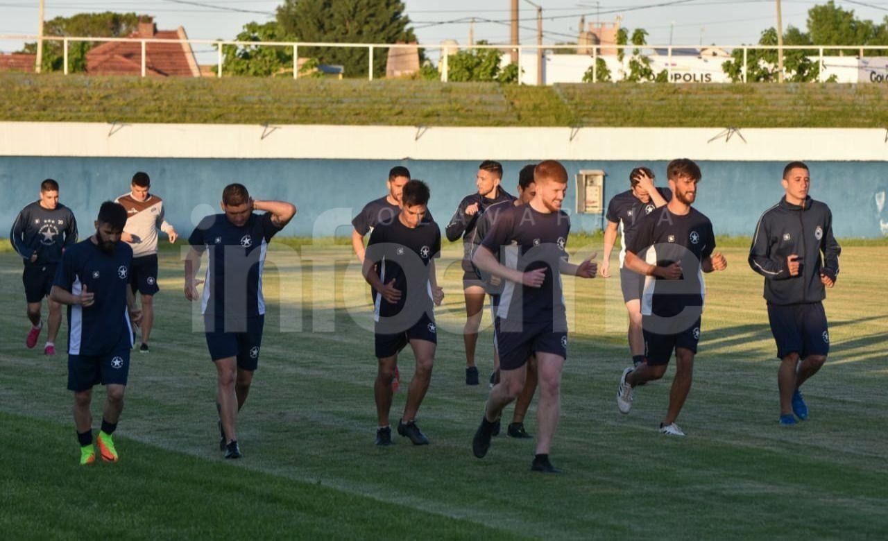 Racing empezó la semana con Aguerre y Vedelini y esperan a Di Bello y Dit