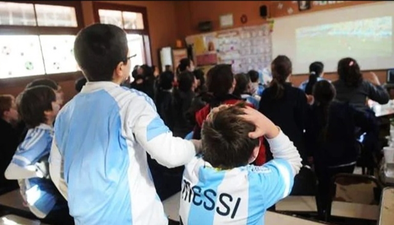 ¿Habrá clases en las escuelas cuando juegue Argentina en el Mundial?